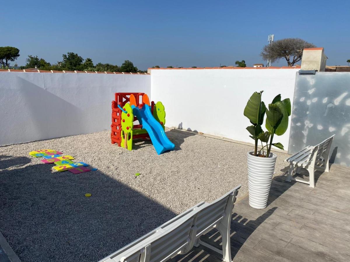 Villa EL PINAR, muy cerca del mar, y con piscina privada Chiclana de la Frontera Exterior foto