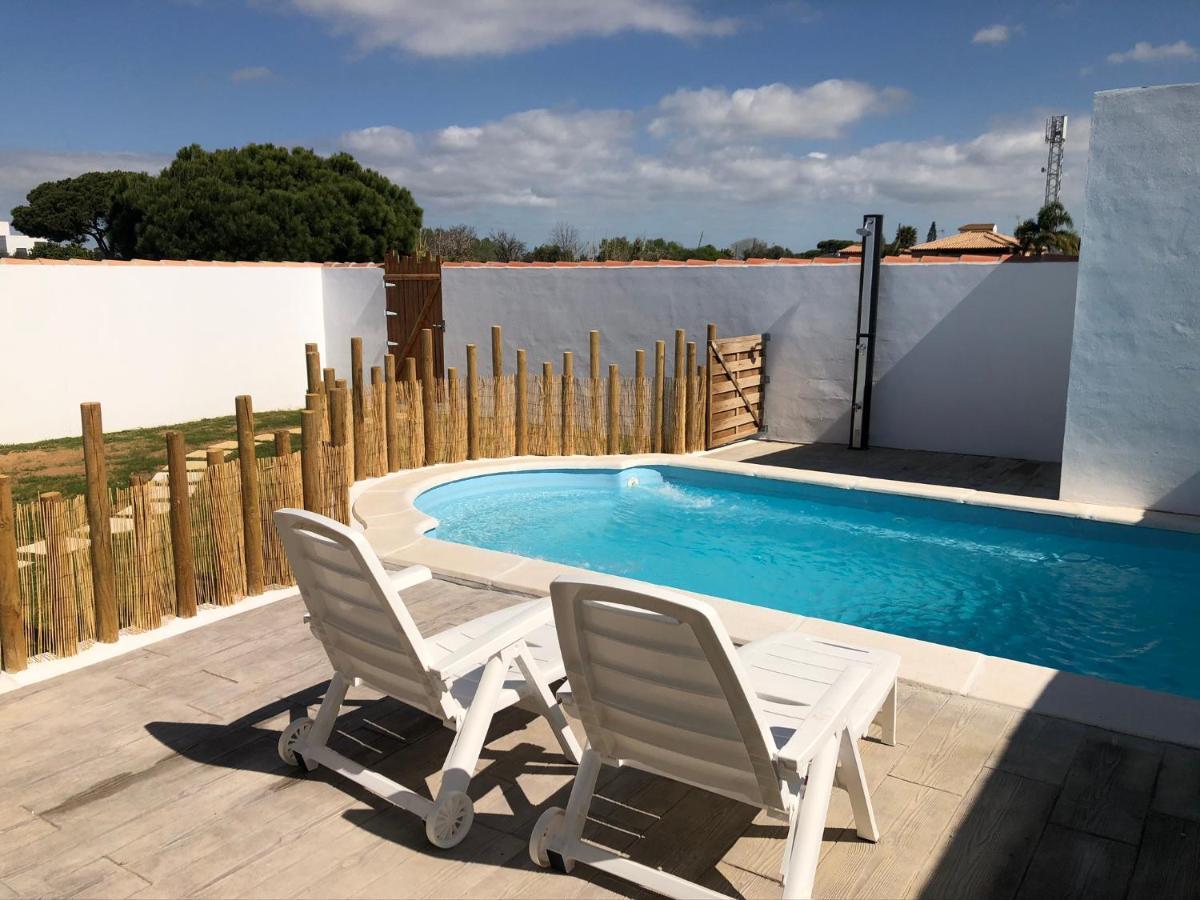 Villa EL PINAR, muy cerca del mar, y con piscina privada Chiclana de la Frontera Exterior foto