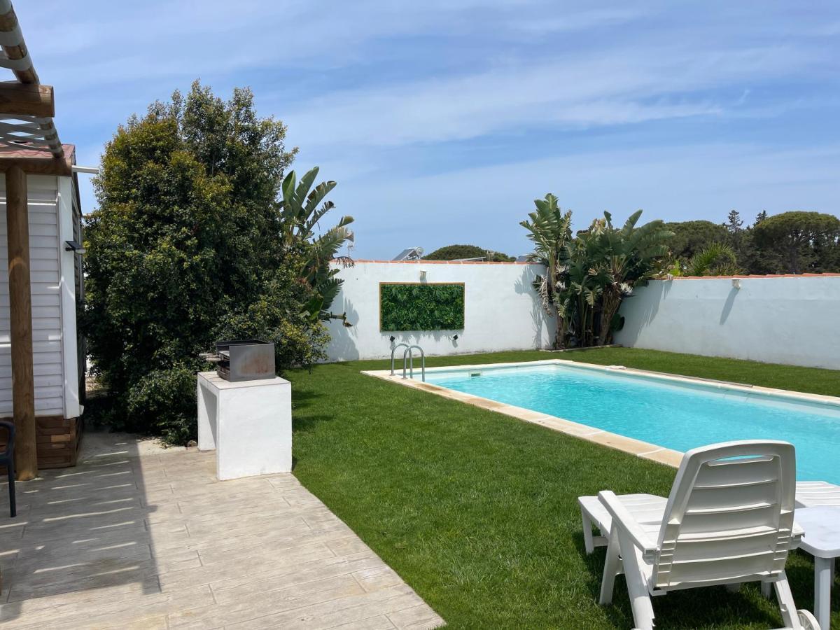 Villa EL PINAR, muy cerca del mar, y con piscina privada Chiclana de la Frontera Exterior foto
